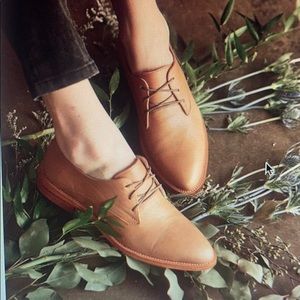 Nisolo James oxford almond
